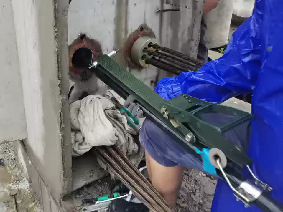 預(yù)制箱梁波紋管疏通