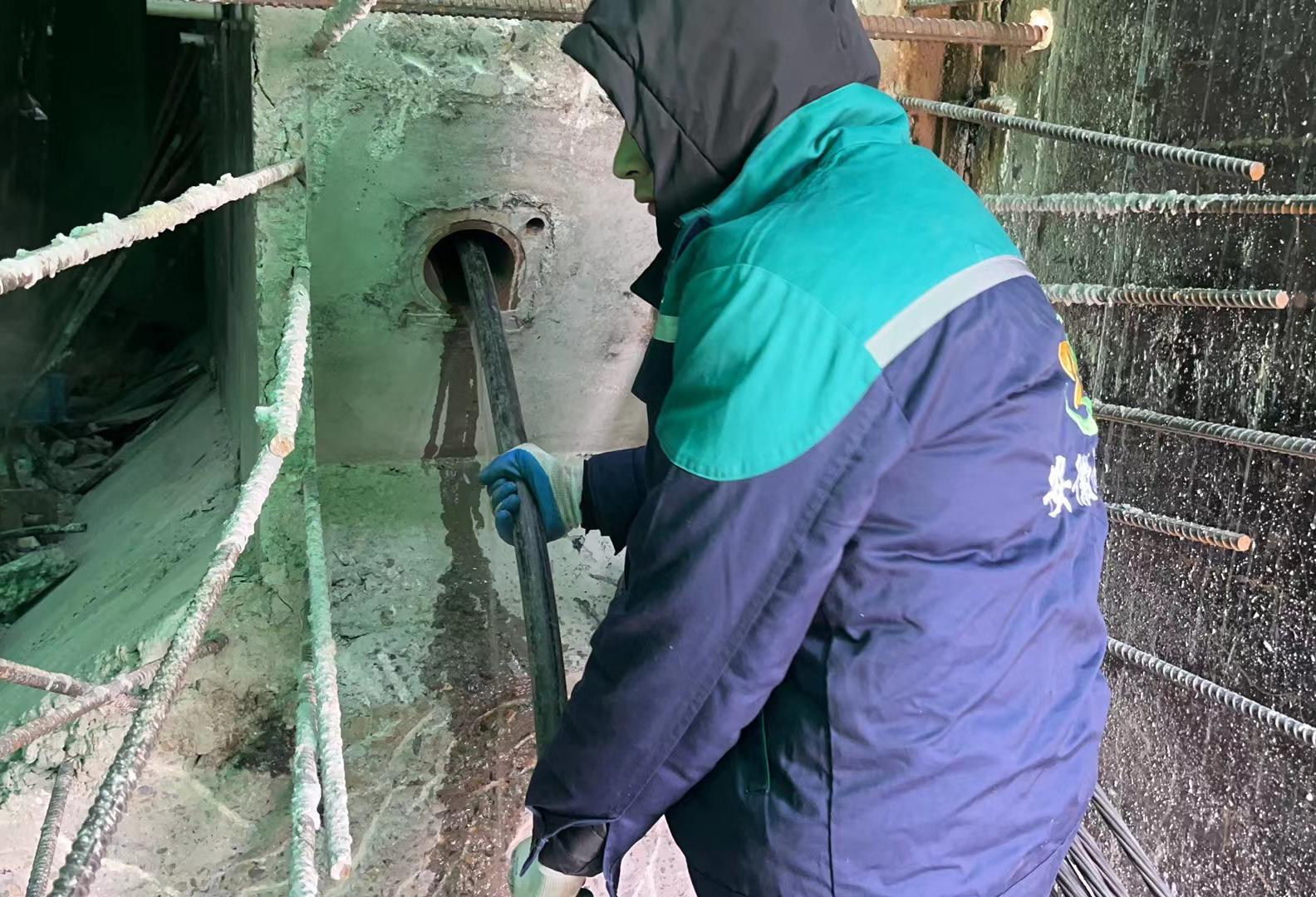 橋梁預(yù)應(yīng)力波紋管堵死疏通